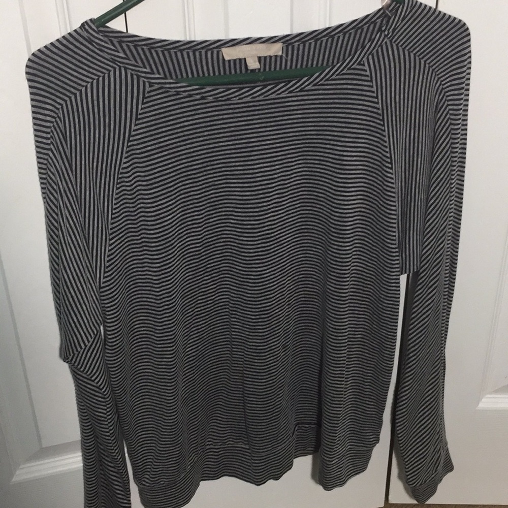 Black and Grey stripe long sleeve lose top